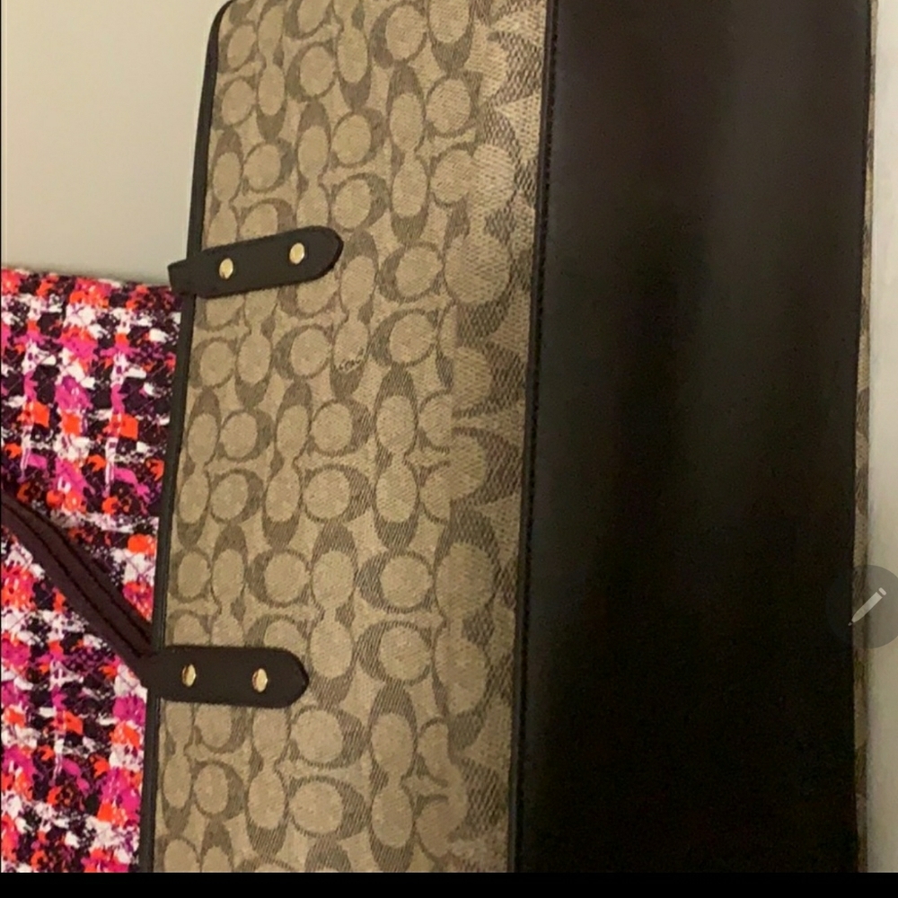 Coach purse - Picture 2 of 3